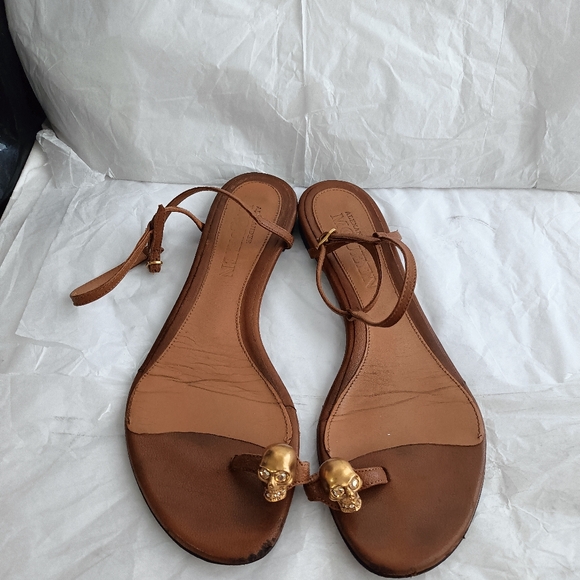 Alexander McQueen LeatherFlat Sandals iconic skull luxury women's